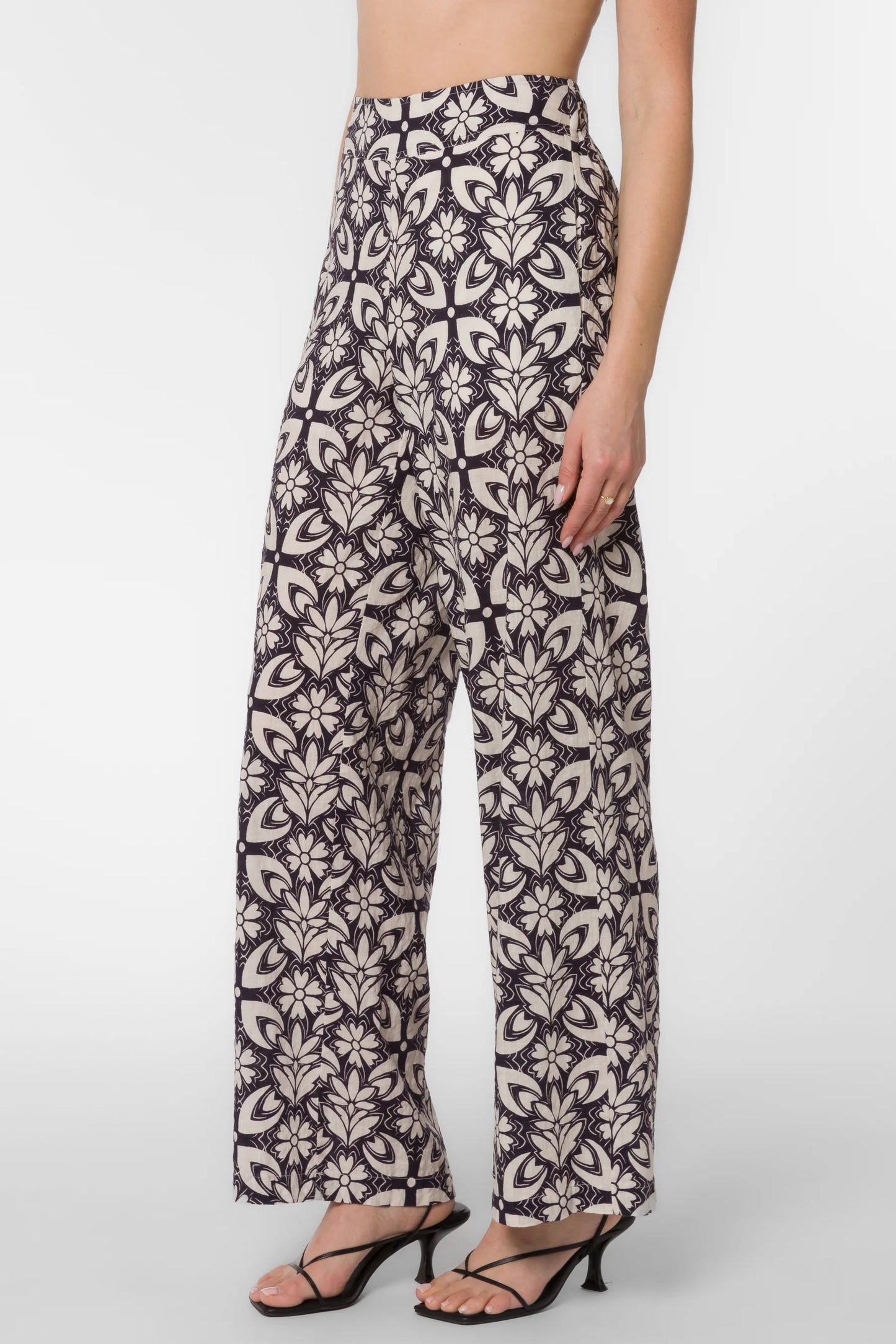 Keelin Wide Leg Pull On Pant