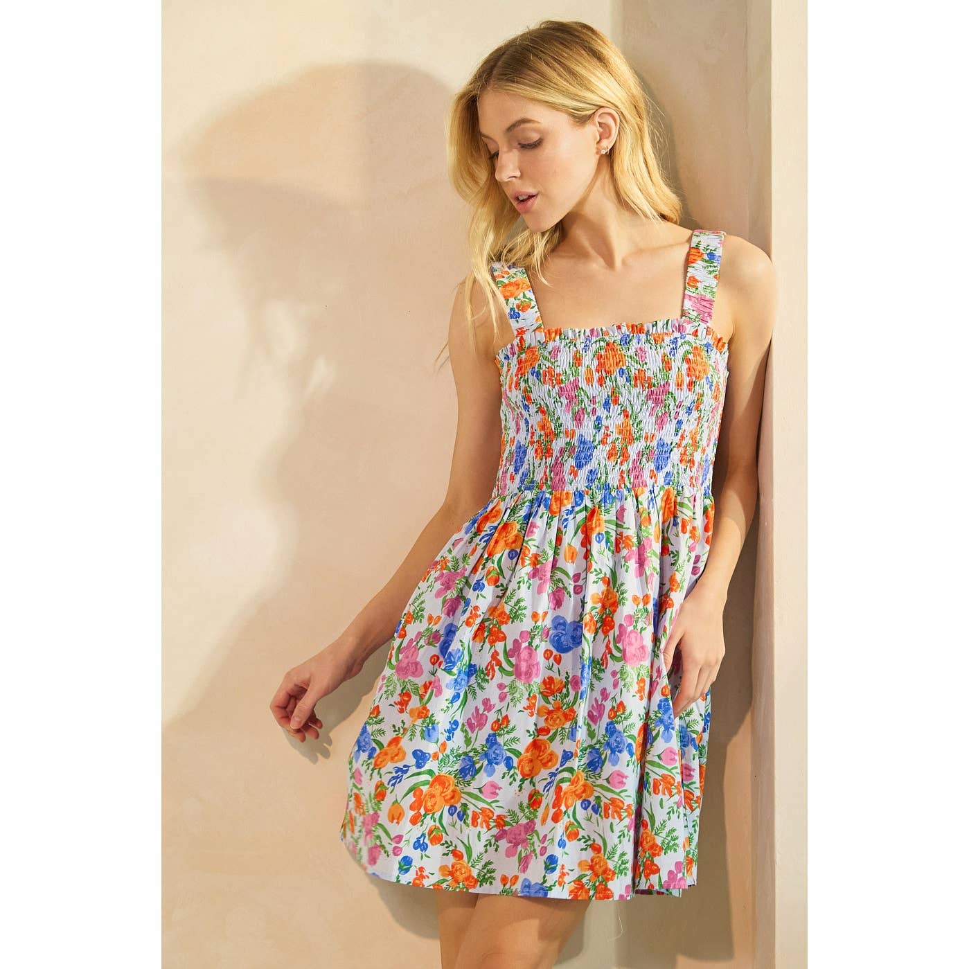 FLOWER PRINT SMOCKED SLEEVELESS MINI DRESS
