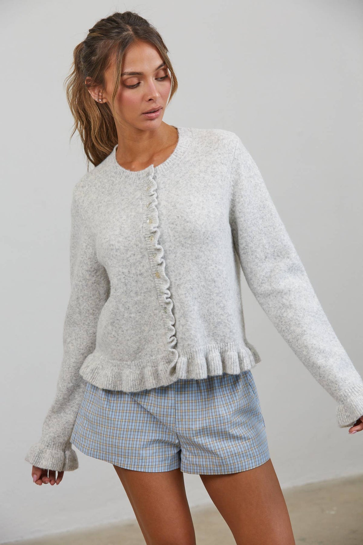 Ruffle Wave Button Knit Cardigan