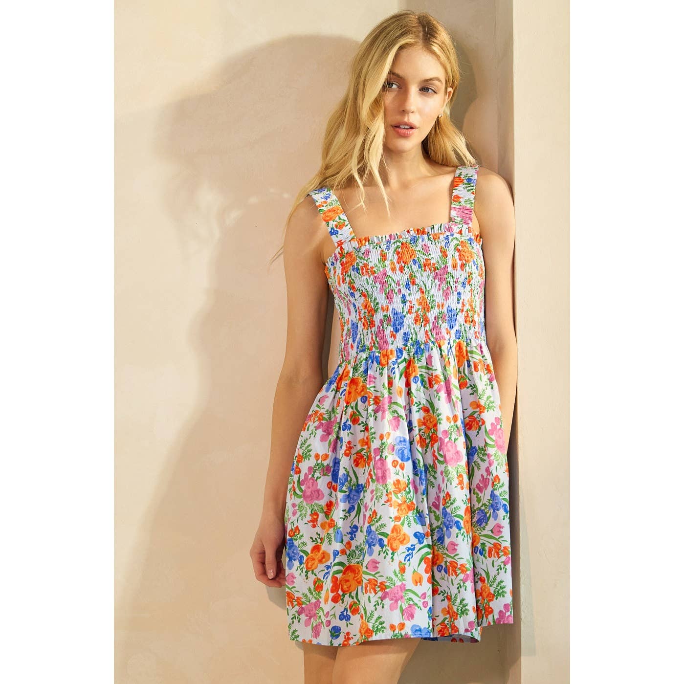 FLOWER PRINT SMOCKED SLEEVELESS MINI DRESS