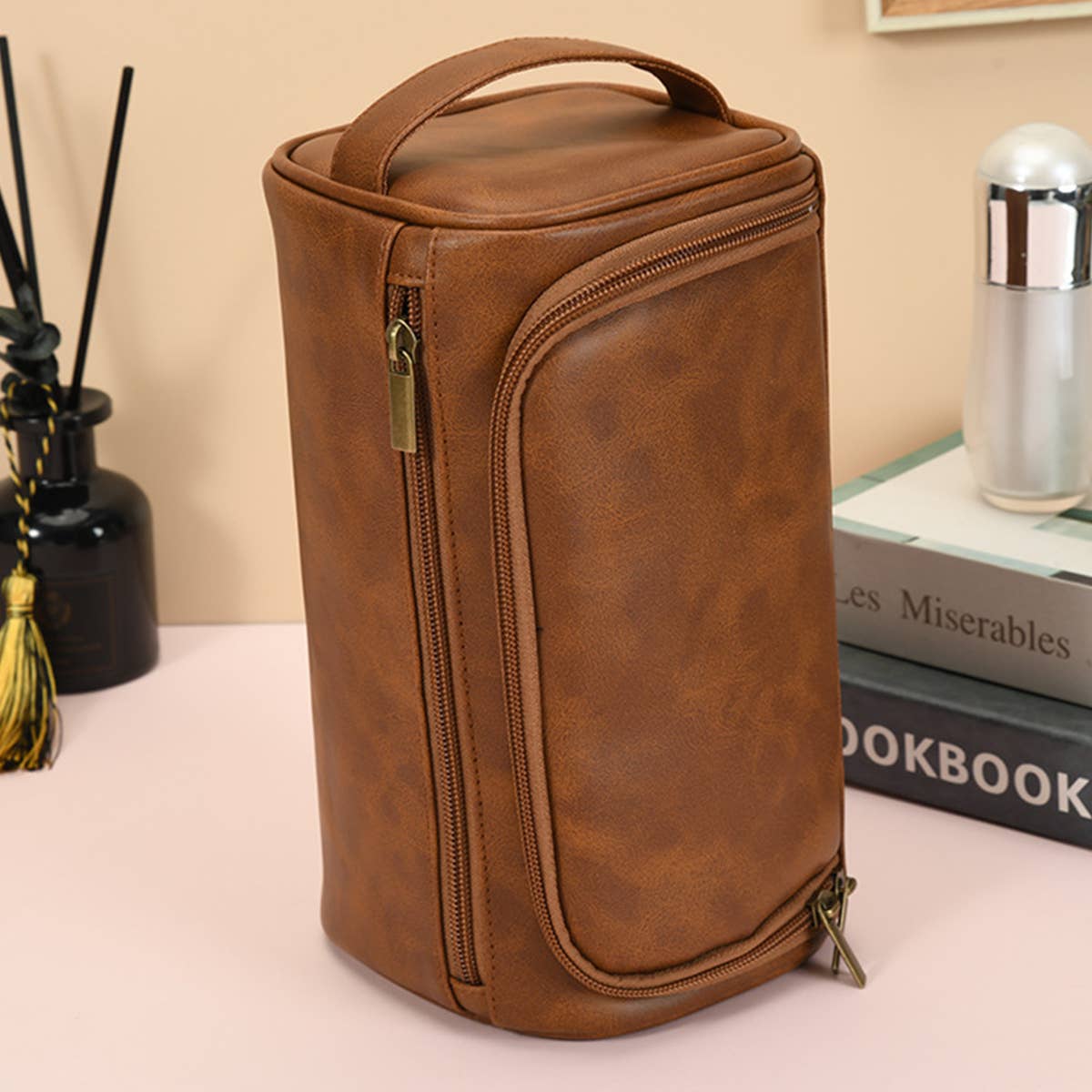 RETRO TRAVEL PU LEATHER COSMETIC BAG