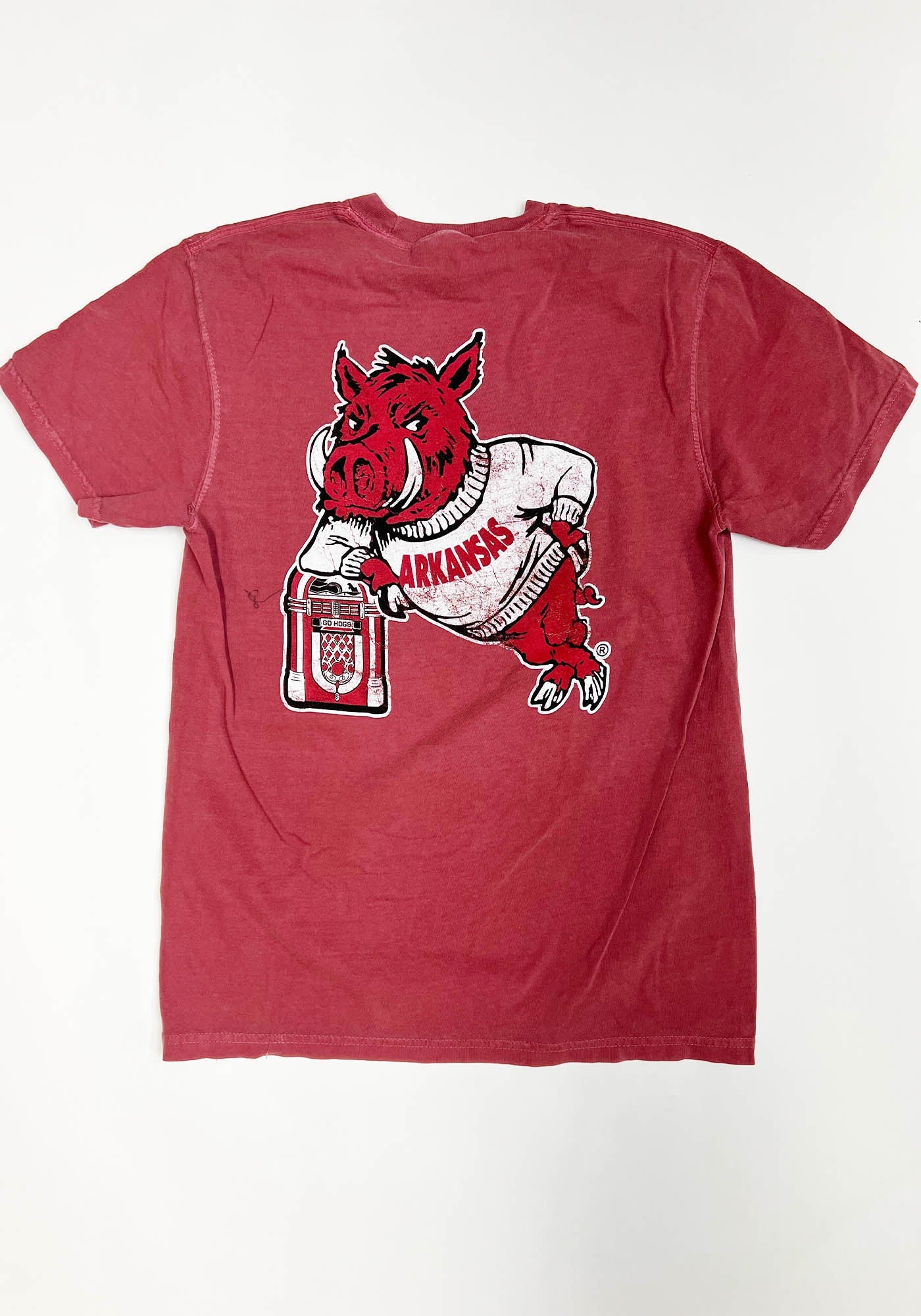 Hog Leaning On Jukebox Tee